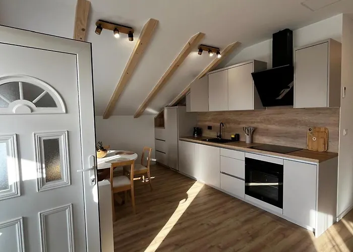 Korenat Apartamento Turanj