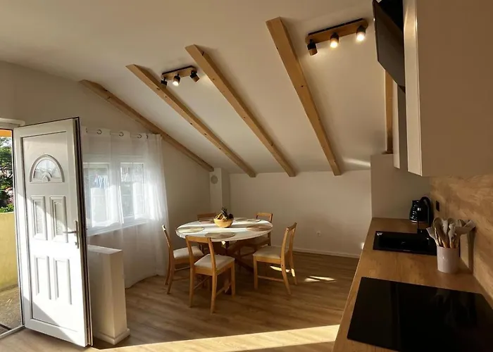 Korenat Apartamento Turanj