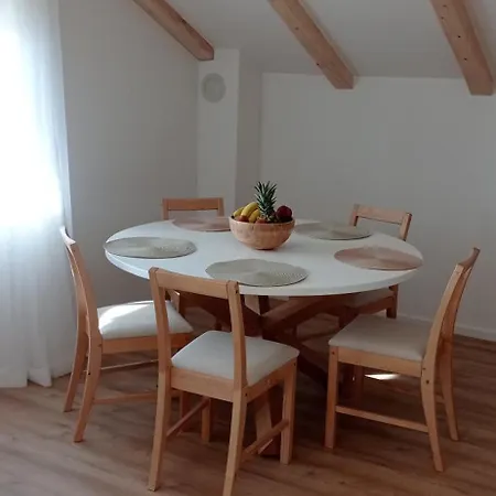 Apartment Korenat *