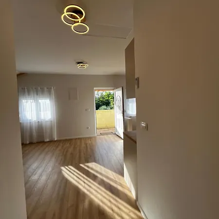 Korenat Apartment Turanj