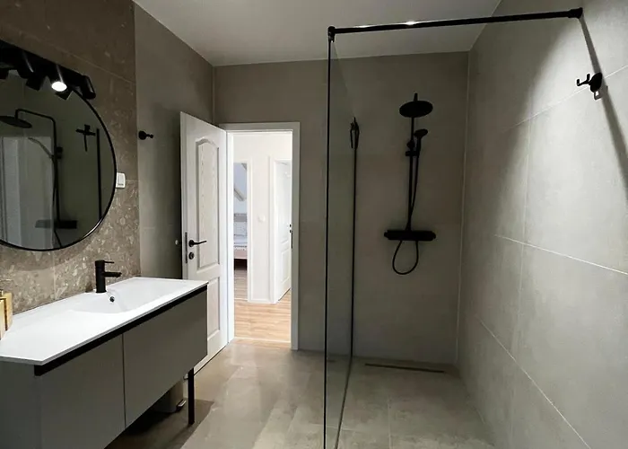 Korenat 아파트 투라니